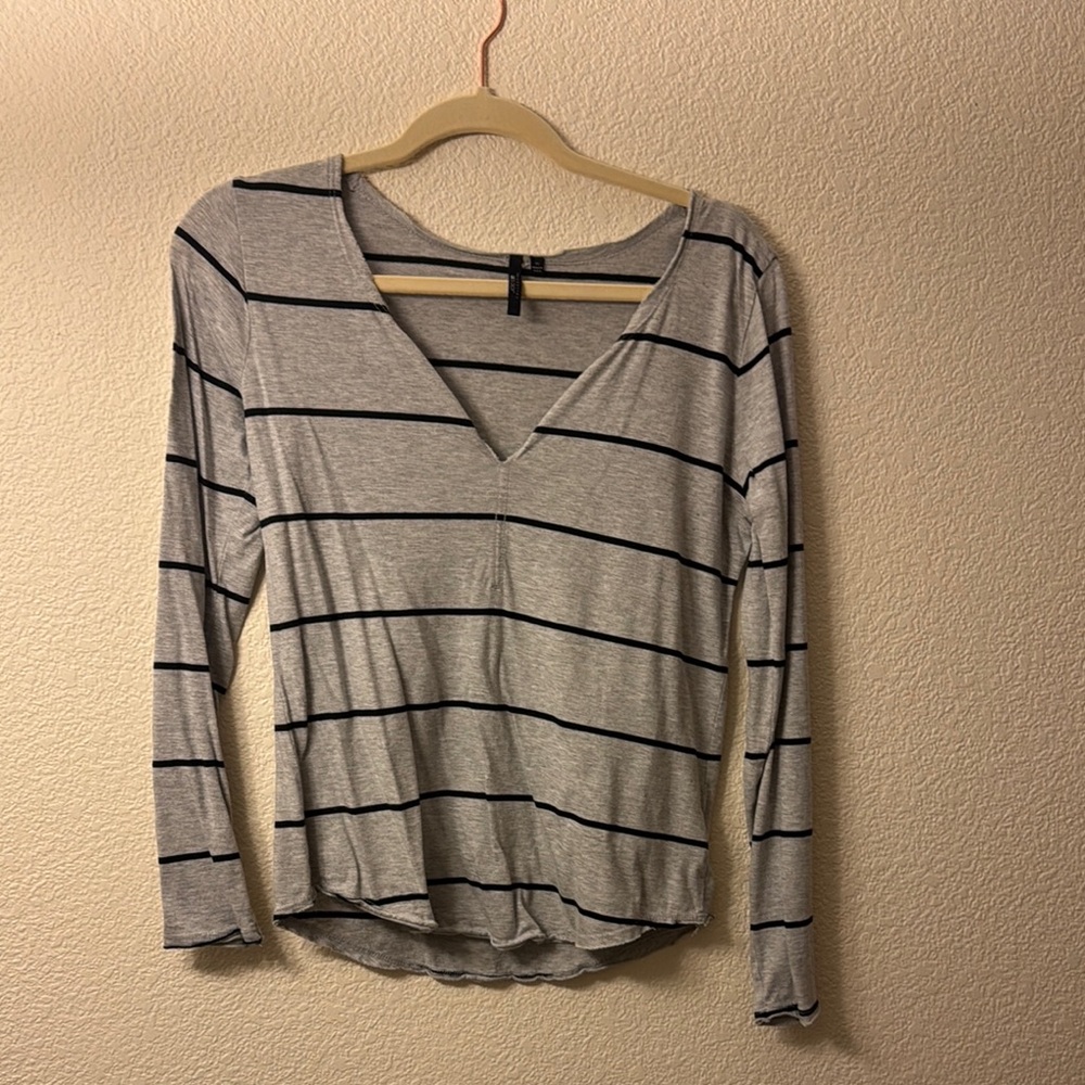 Striped V-Neck Long Sleeve Top